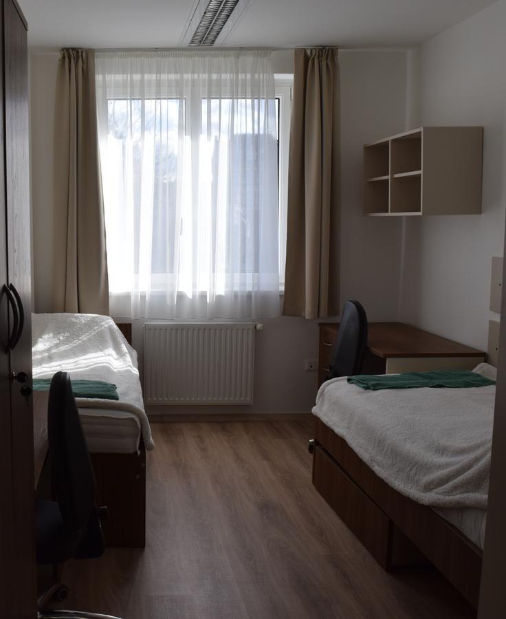 Marothi Kollegium Vandrarhem Debrecen Exteriör bild