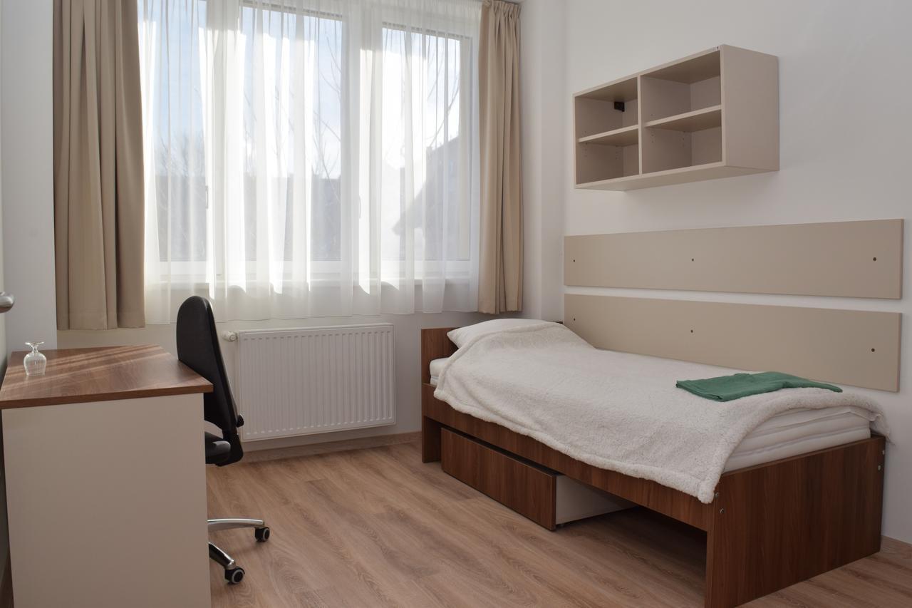 Marothi Kollegium Vandrarhem Debrecen Exteriör bild
