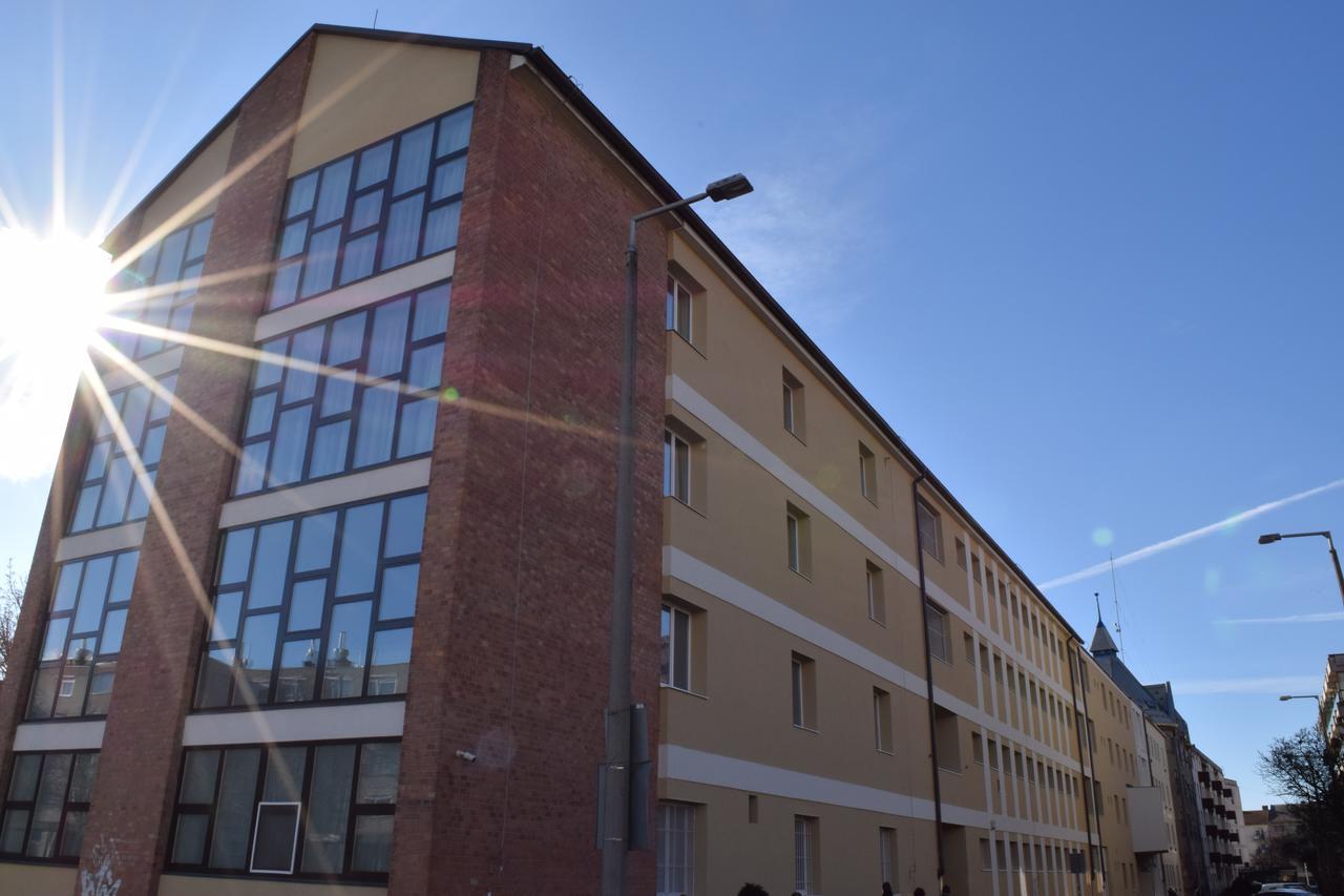 Marothi Kollegium Vandrarhem Debrecen Exteriör bild